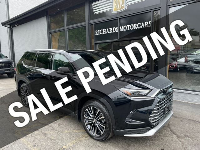 2024 Toyota Grand Highlander Platinum AWD (C15260)