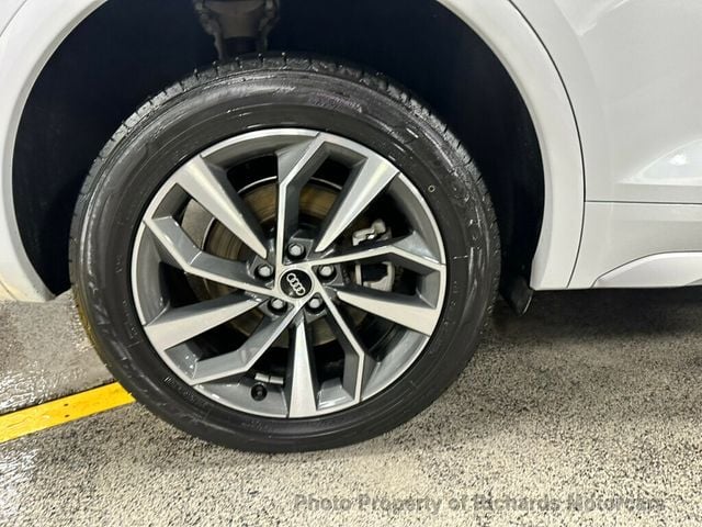 2023 Audi Q5 S line Premium Plus 45 TFSI quattro (C14825)