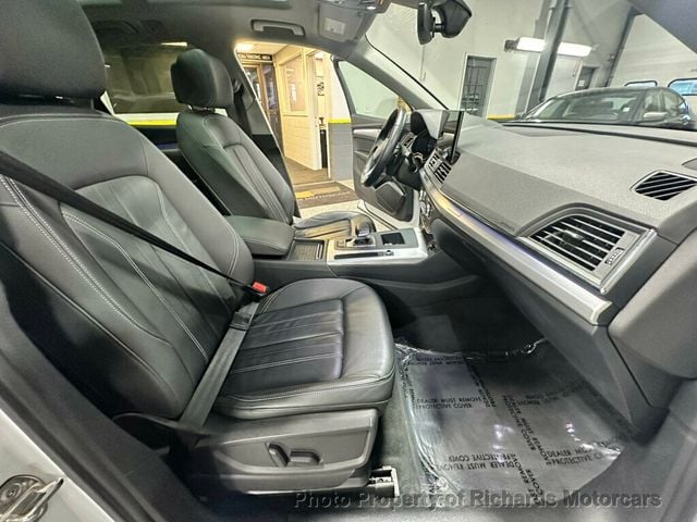 2023 Audi Q5 S line Premium Plus 45 TFSI quattro (C14825)