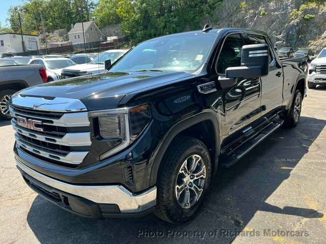 2023 GMC Sierra 1500 4WD Crew Cab 157" SLE (C15062)