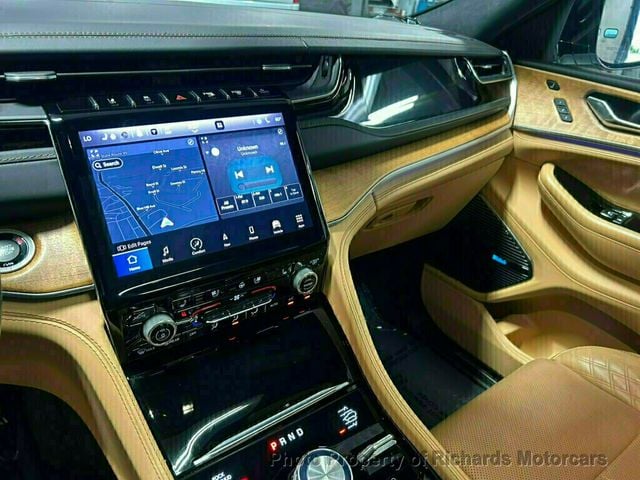 2022 Jeep Grand Cherokee Summit Reserve 4x4 (C15221)