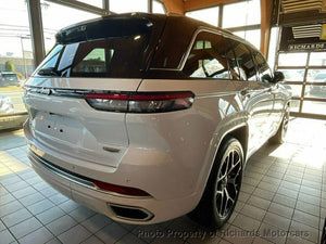 2022 Jeep Grand Cherokee Summit Reserve 4x4 (C15221)