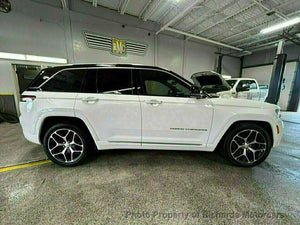 2022 Jeep Grand Cherokee Summit Reserve 4x4 (C15221)