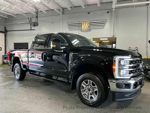 2023 Ford Super Duty F-350 SRW LARIAT 4WD Crew Cab 6.75' Box (C15240)