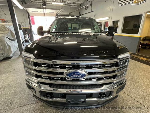 2023 Ford Super Duty F-350 SRW LARIAT 4WD Crew Cab 6.75' Box (C15240)