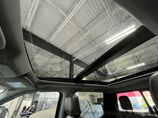 2023 Ford Super Duty F-350 SRW LARIAT 4WD Crew Cab 6.75' Box (C15240)