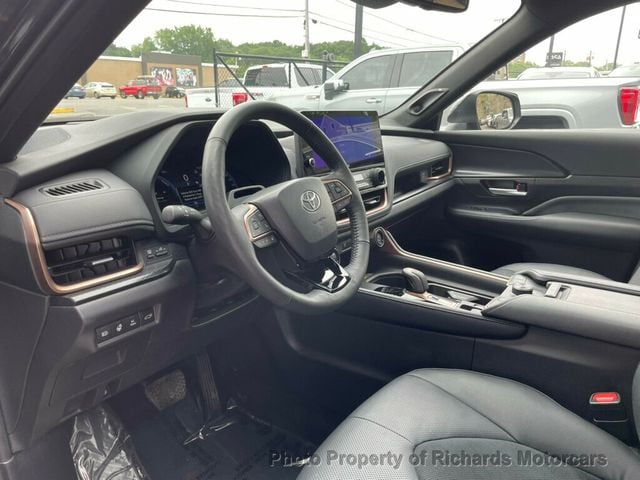 2024 Toyota Grand Highlander Platinum AWD (C15260)