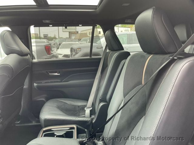 2024 Toyota Grand Highlander Platinum AWD (C15260)