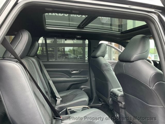 2024 Toyota Grand Highlander Platinum AWD (C15260)