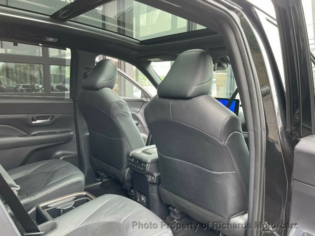 2024 Toyota Grand Highlander Platinum AWD (C15260)