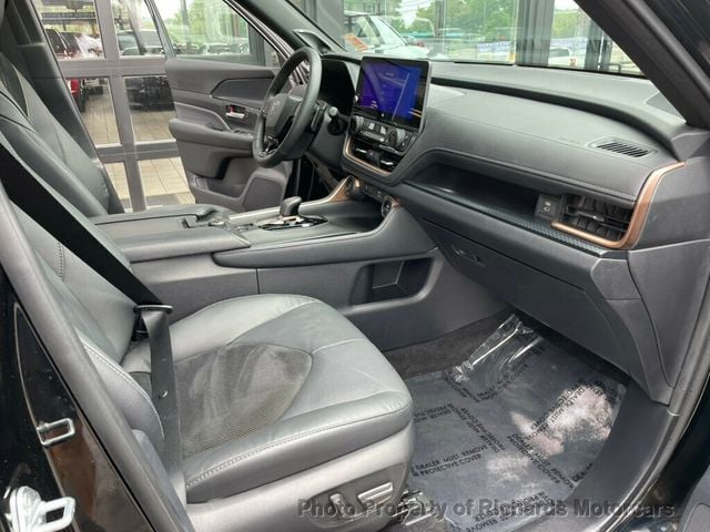 2024 Toyota Grand Highlander Platinum AWD (C15260)