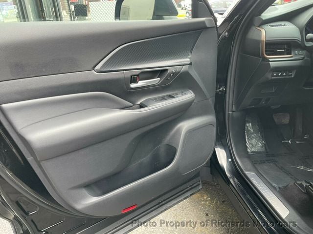 2024 Toyota Grand Highlander Platinum AWD (C15260)