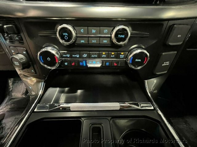 2023 Ford F-150 LARIAT 4WD SuperCrew 5.5' Box (C15298)