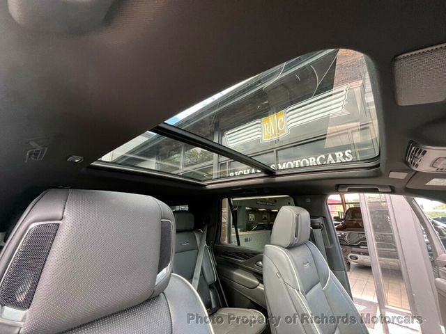 2022 Cadillac Escalade 4WD 4dr Sport (C15366)