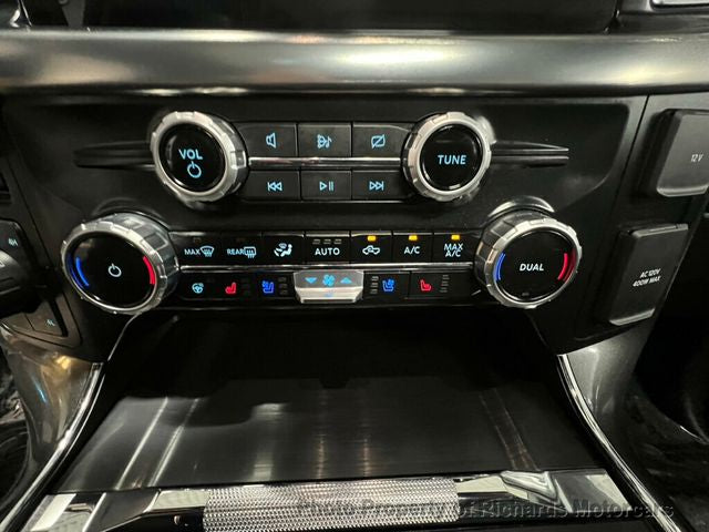 2023 Ford F-150 LARIAT 4WD SuperCrew 5.5' Box (C15393)