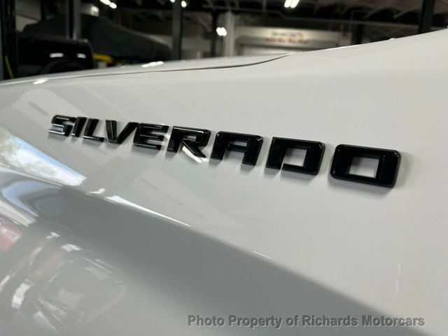 2022 Chevrolet Silverado 1500 4WD Crew Cab 147" Custom (C15478)