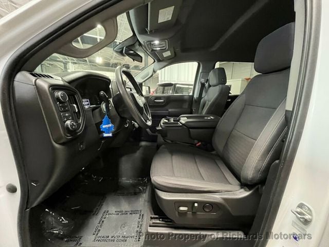 2022 Chevrolet Silverado 1500 4WD Crew Cab 147" Custom (C15478)