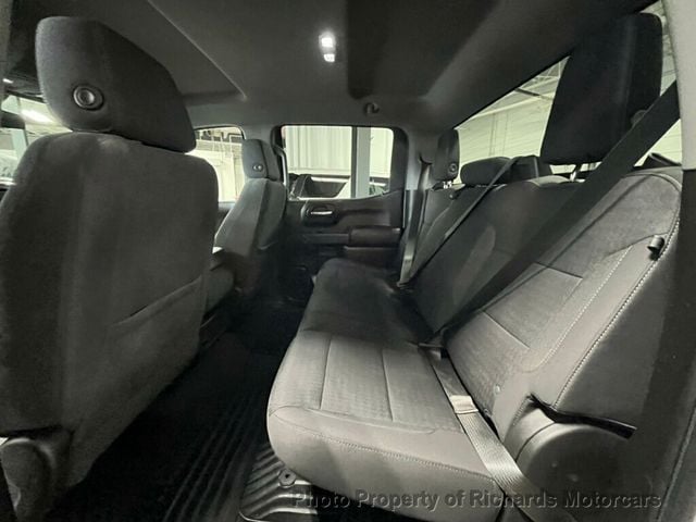 2022 Chevrolet Silverado 1500 4WD Crew Cab 147" Custom (C15478)
