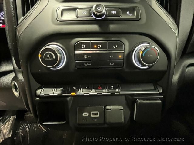 2022 Chevrolet Silverado 1500 4WD Crew Cab 147" Custom (C15478)