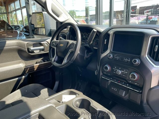 2022 Chevrolet Silverado 1500 LTD 4WD Crew Cab 157" LT (C15437)