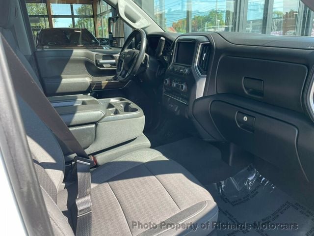 2022 Chevrolet Silverado 1500 LTD 4WD Crew Cab 157" LT (C15437)