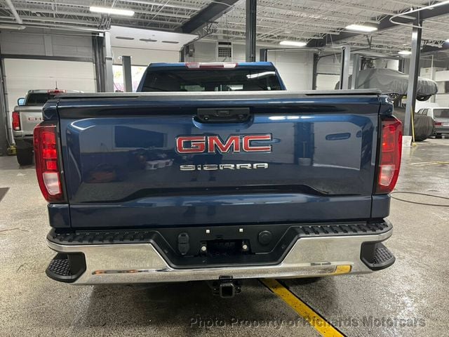 2022 GMC Sierra 1500 4WD Crew Cab 157" Pro (C15507)
