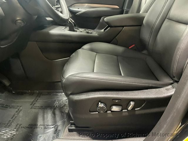 2024 Cadillac XT4 AWD 4dr Premium Luxury (C15523)