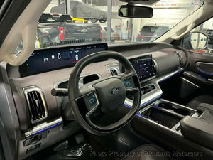 2025 Ford Expedition Platinum 4x4 (C15594)