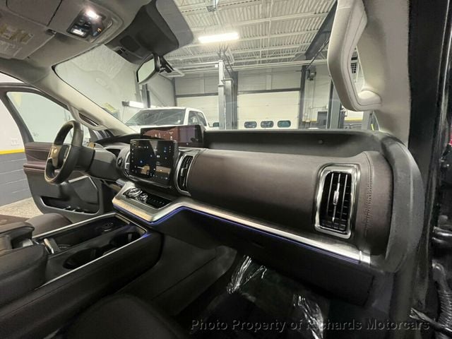 2025 Ford Expedition Platinum 4x4 (C15594)