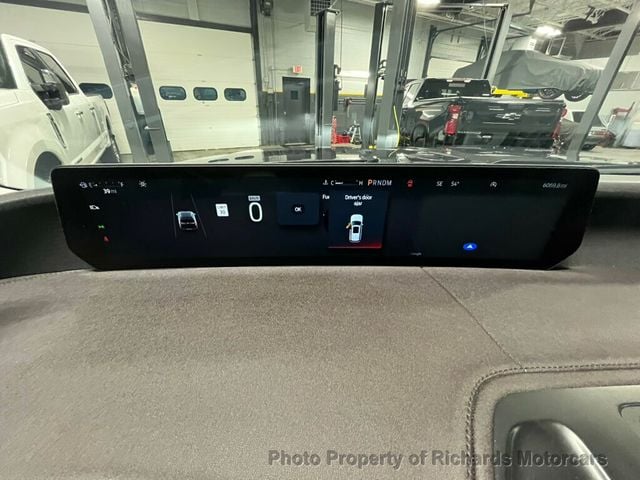 2025 Ford Expedition Platinum 4x4 (C15594)