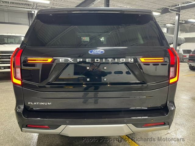 2025 Ford Expedition Platinum 4x4 (C15594)