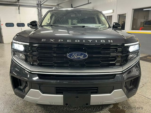 2025 Ford Expedition Platinum 4x4 (C15594)