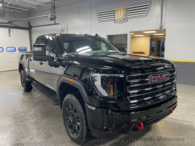 2025 GMC Sierra 2500HD 4WD Crew Cab 159" AT4 (C15640)