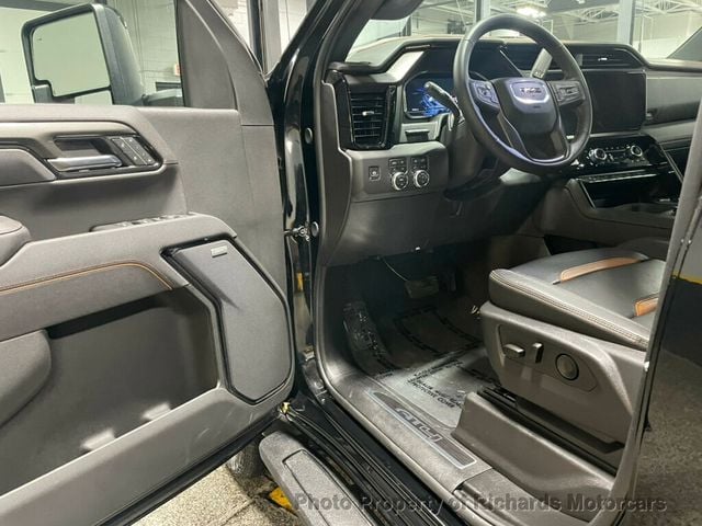 2025 GMC Sierra 2500HD 4WD Crew Cab 159" AT4 (C15640)