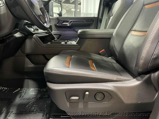 2025 GMC Sierra 2500HD 4WD Crew Cab 159" AT4 (C15640)
