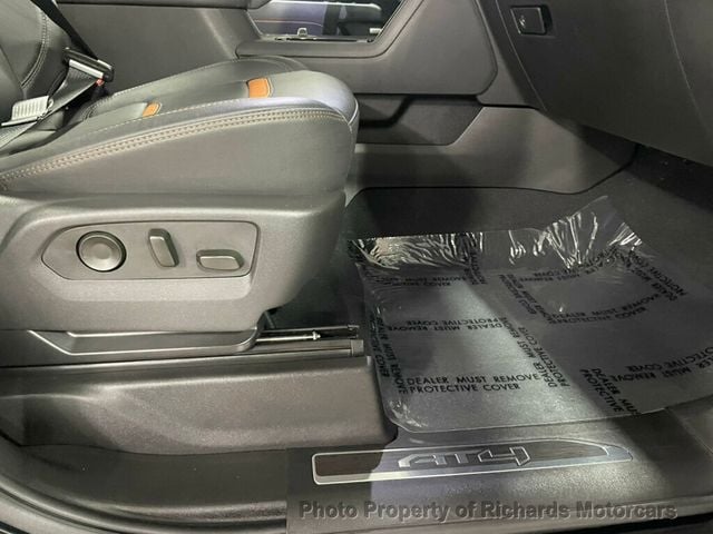 2025 GMC Sierra 2500HD 4WD Crew Cab 159" AT4 (C15640)