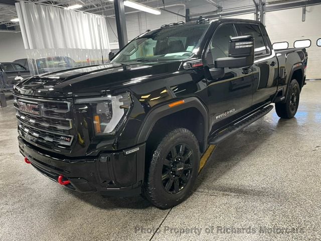 2025 GMC Sierra 2500HD 4WD Crew Cab 159" AT4 (C15640)