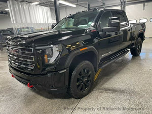 2025 GMC Sierra 2500HD 4WD Crew Cab 159" AT4 (C15640)