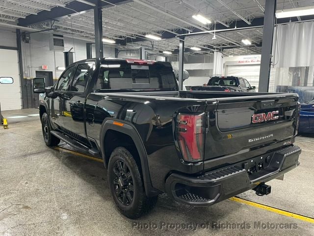 2025 GMC Sierra 2500HD 4WD Crew Cab 159" AT4 (C15640)