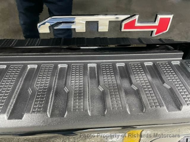 2025 GMC Sierra 2500HD 4WD Crew Cab 159" AT4 (C15640)