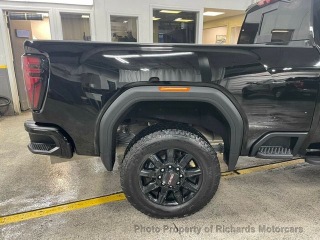 2025 GMC Sierra 2500HD 4WD Crew Cab 159" AT4 (C15640)