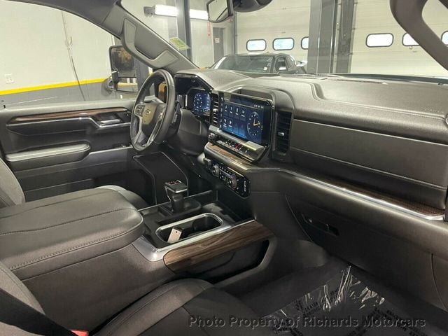 2023 Chevrolet Silverado 1500 4WD Crew Cab 157" RST (C15479)