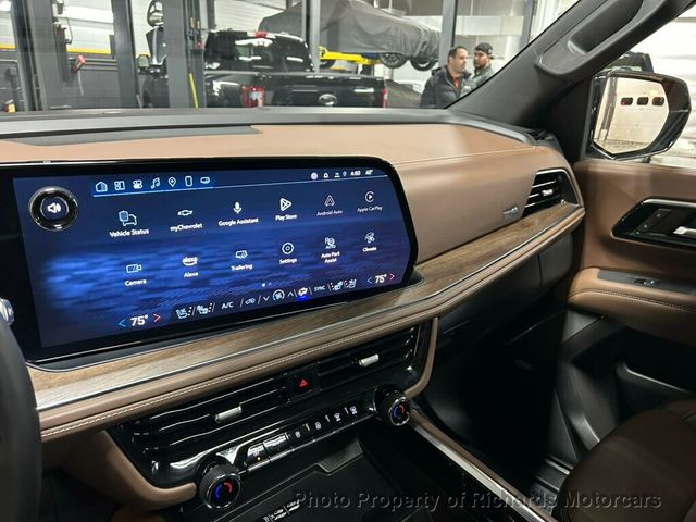 2025 Chevrolet Suburban 4WD 4dr High Country (C15552)