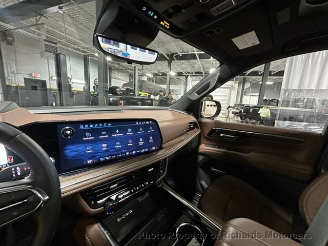 2025 Chevrolet Suburban 4WD 4dr High Country (C15552)