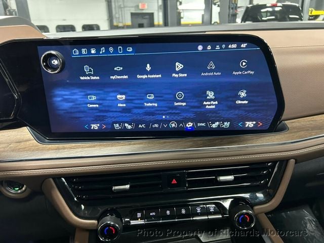 2025 Chevrolet Suburban 4WD 4dr High Country (C15552)