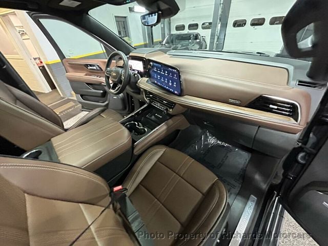 2025 Chevrolet Suburban 4WD 4dr High Country (C15552)