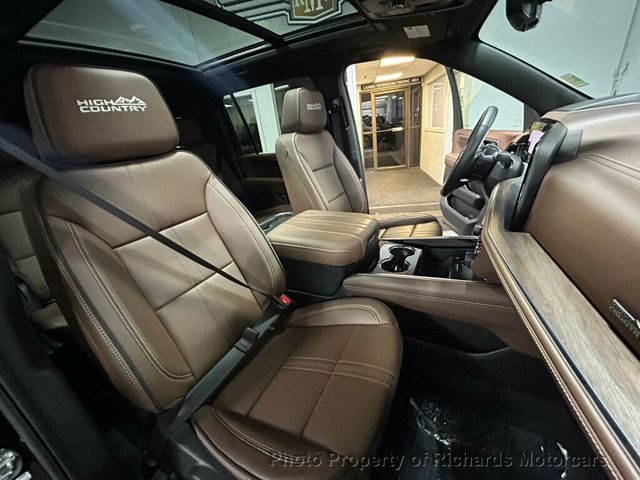 2025 Chevrolet Suburban 4WD 4dr High Country (C15552)