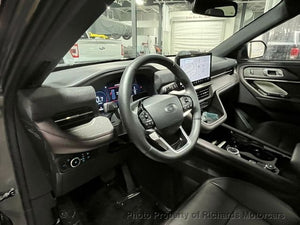 2025 Ford Explorer Platinum 4WD (C15658)