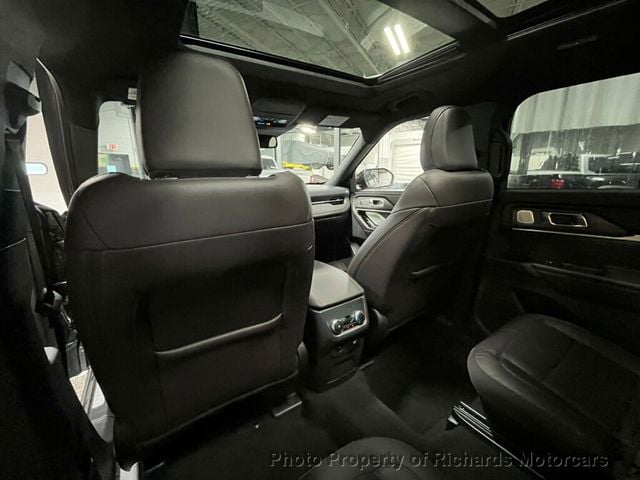 2025 Ford Explorer Platinum 4WD (C15658)