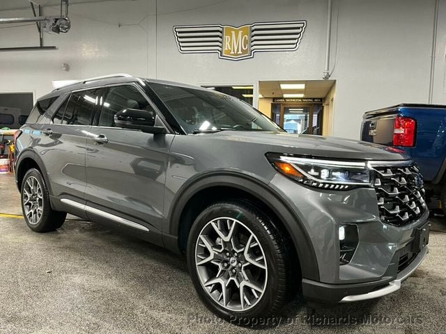 2025 Ford Explorer Platinum 4WD (C15658)